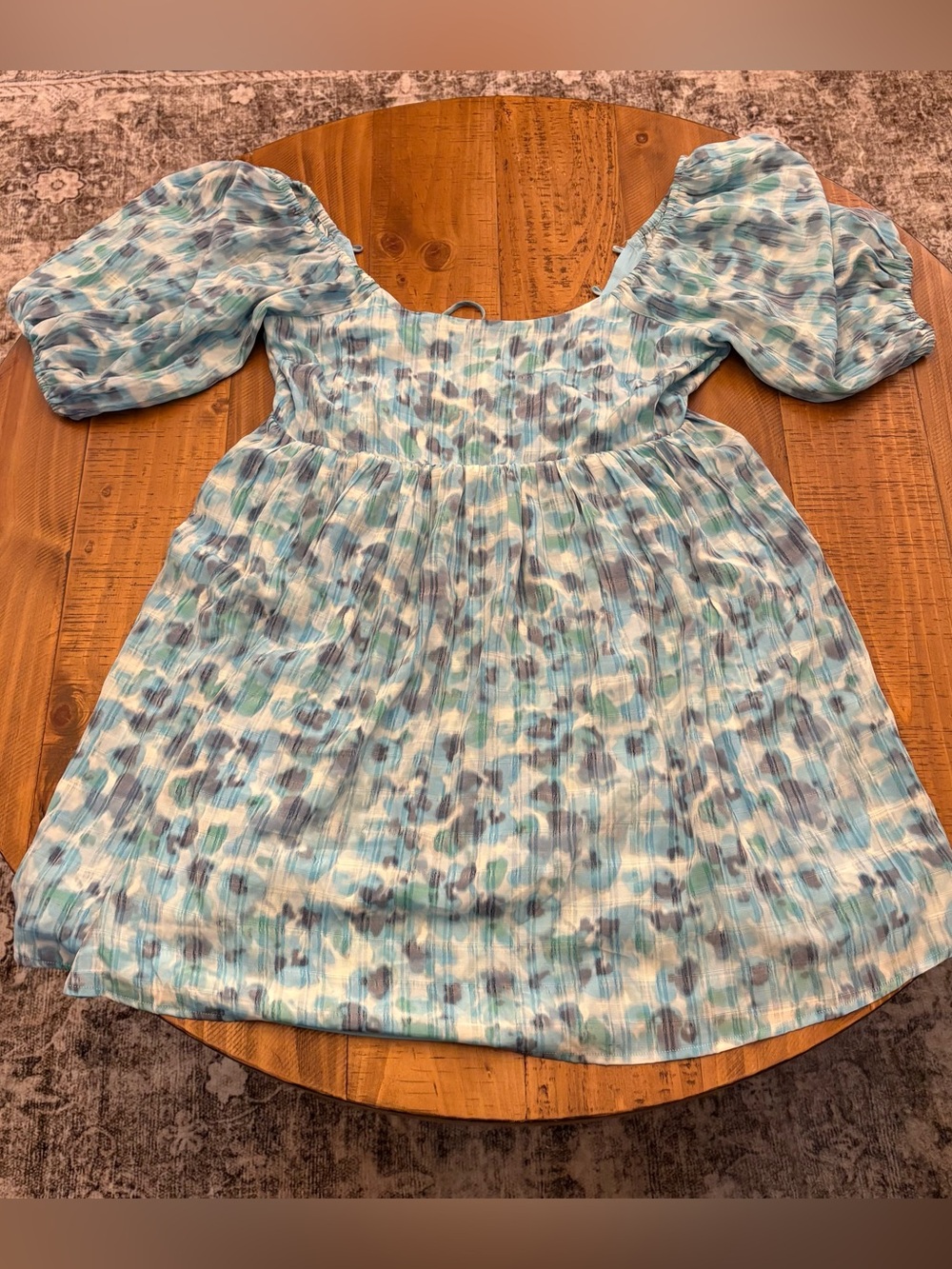 BCBGeneration Blue Patterned Puff-Sleeve Dress
0409